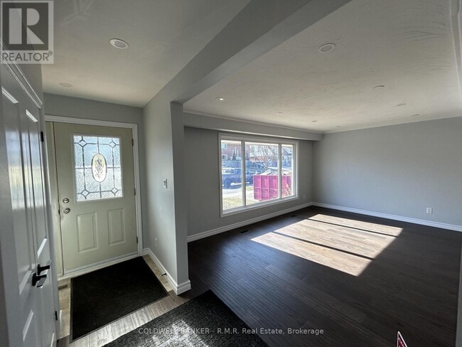 Building Photo - 125 Cabot St
