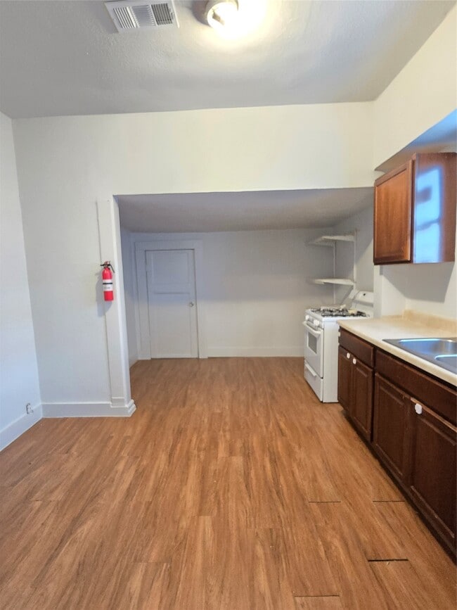 Building Photo - 6910 Avenue K