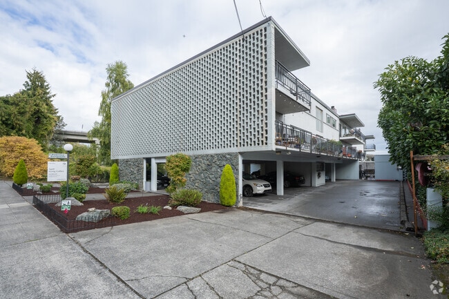 Portage Bayshore Condominium