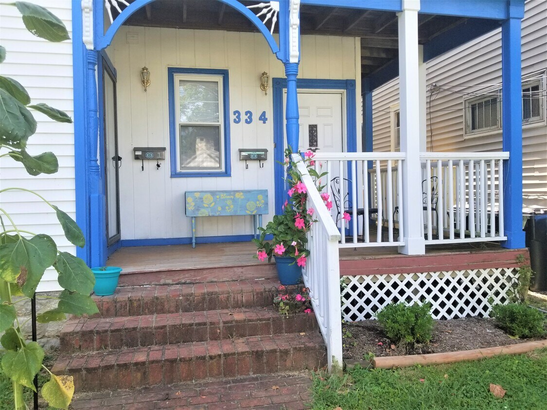 Front Door - 334 E High St