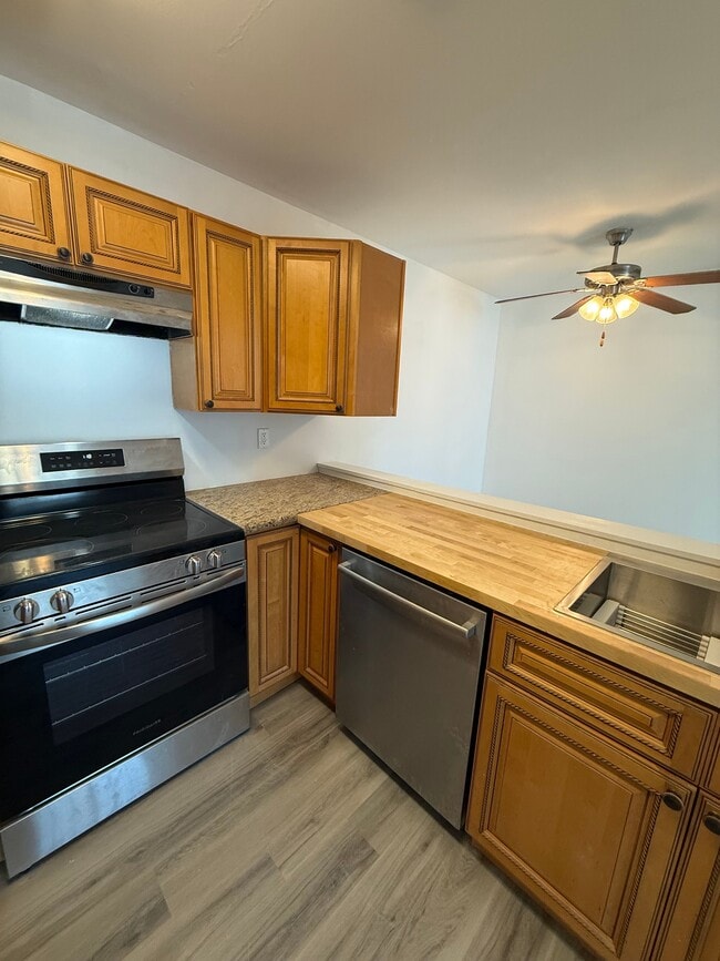 Foto del edificio - 208 Heather Croft