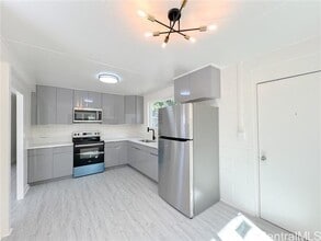 Building Photo - 84-290-290 Makaha Valley Rd