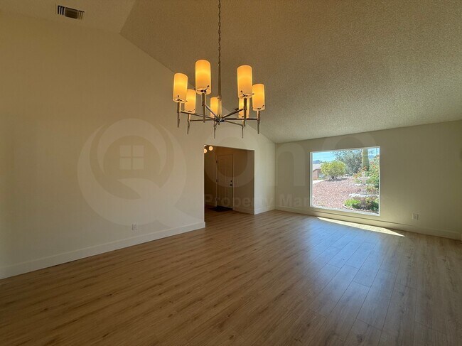 Building Photo - 1562 N Atwood Ave