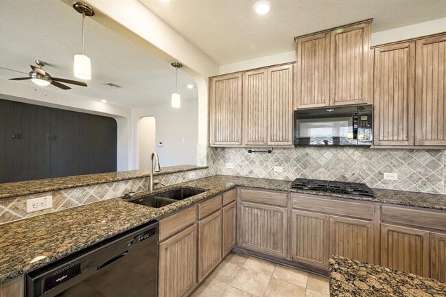 Building Photo - 7904 Gato Ln