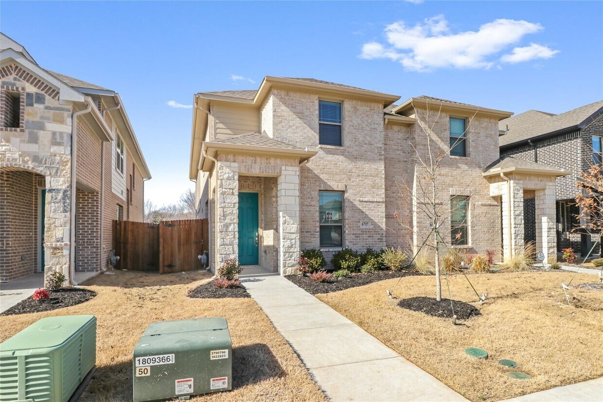 Primary Photo - Gorgeous Townhouse for rent in North Fort ...