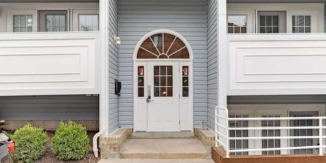 Photo - Commuter's dream, modern living House