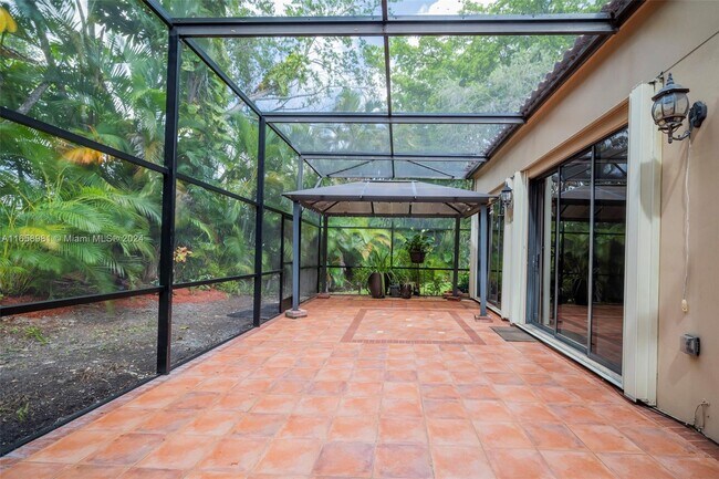 Foto del edificio - 9941 Costa Del Sol Blvd