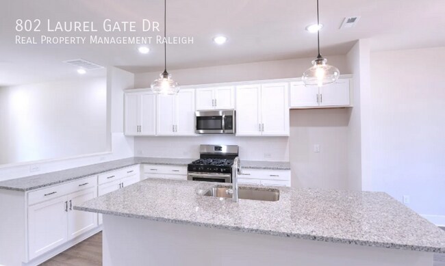 Foto del edificio - 802 Laurel Gate Dr