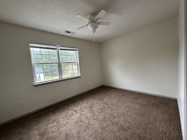 Building Photo - 1167 Pueblo Dr