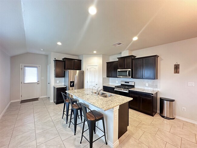 Foto del edificio - 7649 Herd Rider Ln