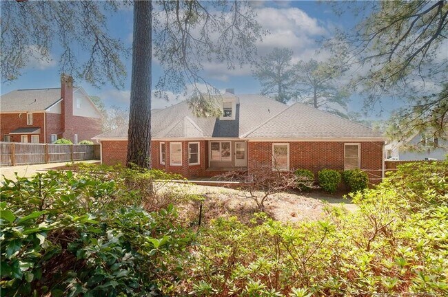 Building Photo - 312 Shawcroft Rd