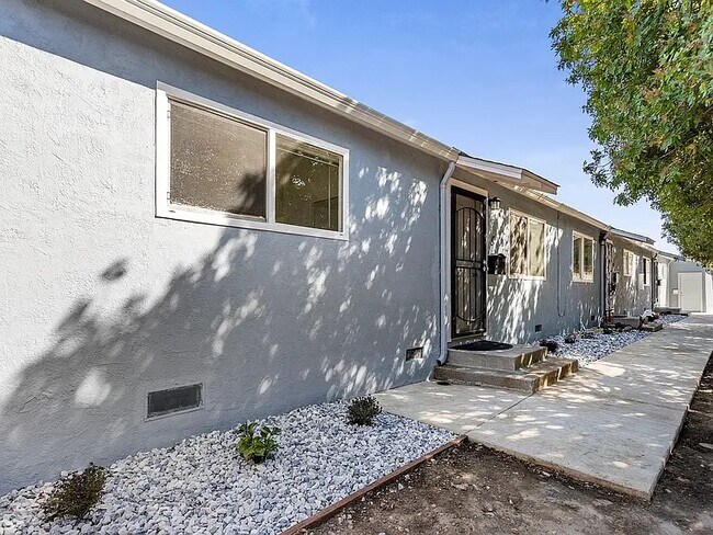 Foto del edificio - 20673 Forest Ave