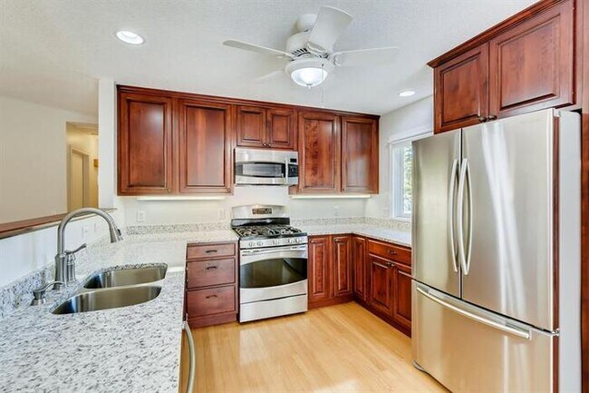 Foto del edificio - 1701 East 116th Street, Burnsville, MN, 55337