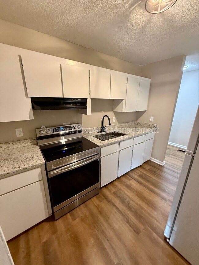 Foto del edificio - 3277 Club Dr