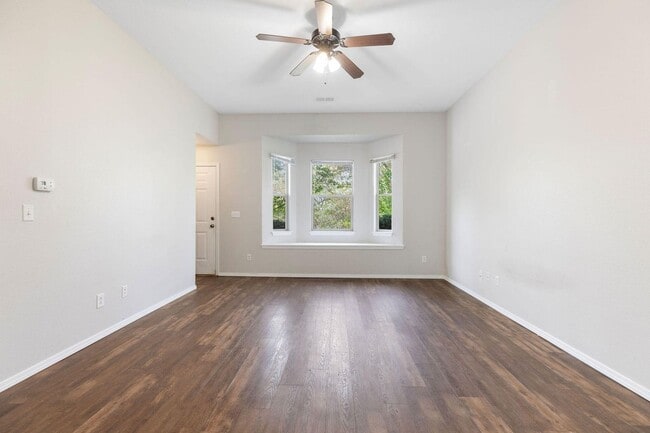 Building Photo - 1297 Hillcrest Pl