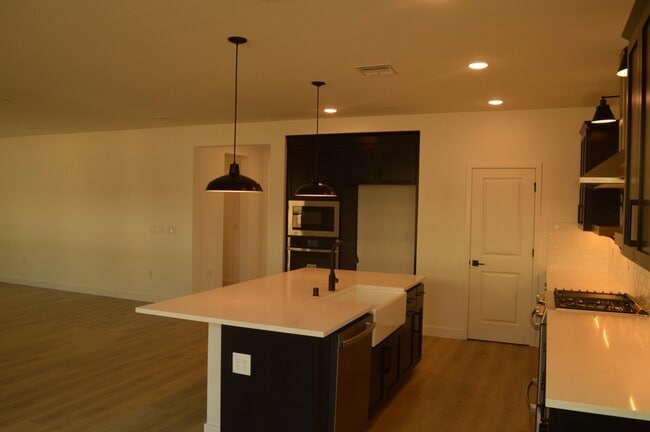 Foto del edificio - 477 Gold Coast Rd