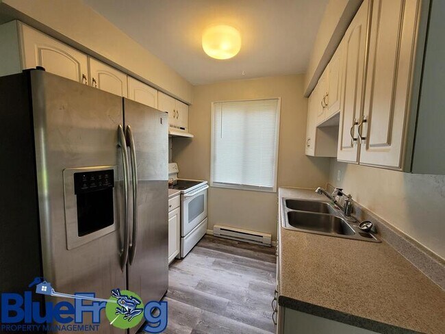 Building Photo - 1595-1595 Acorn Ct