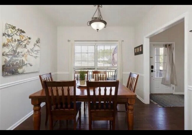 Foto del edificio - 5706 Amberside Ln