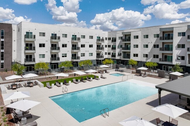 Building Photo - Lucero