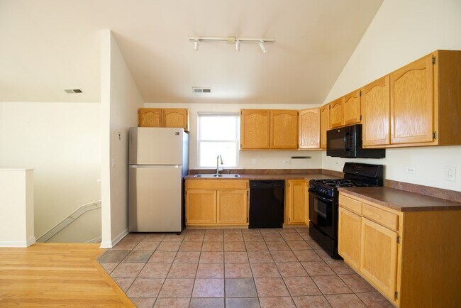 Foto del edificio - 2220 W Grand Ave