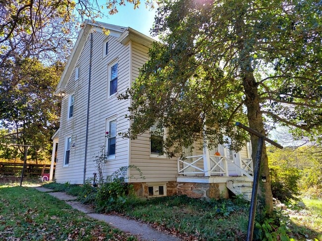 Building Photo - 180 Kendale Rd