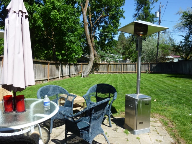 Building Photo - 825 E 35th Ave