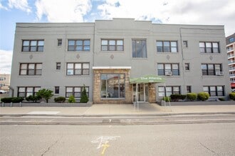 Building Photo - 302 E Broadway