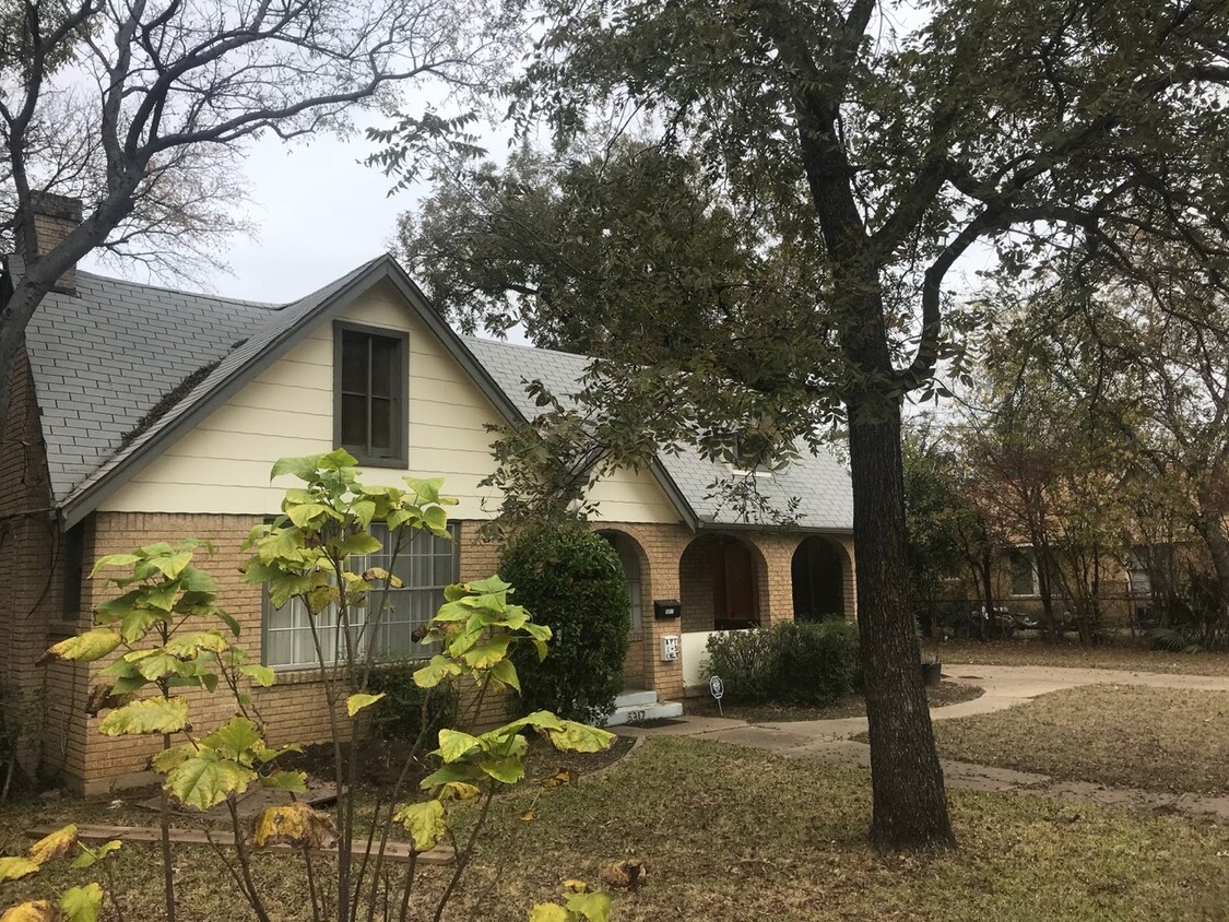 Primary Photo - Pretty Tudor Style home with hard wood flo...