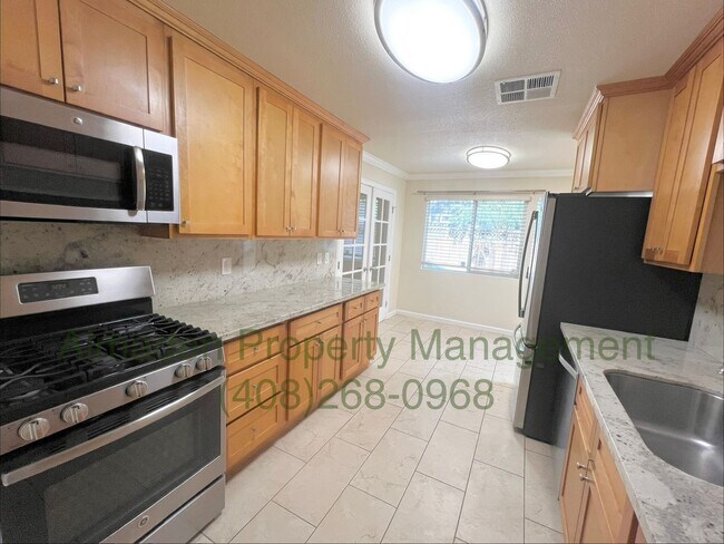 Foto del edificio - Campbell Home w/ Solar, Central A/C, & Large Backyard!