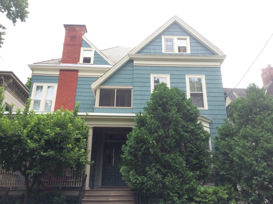 Building Front - 108 S Lake Ave