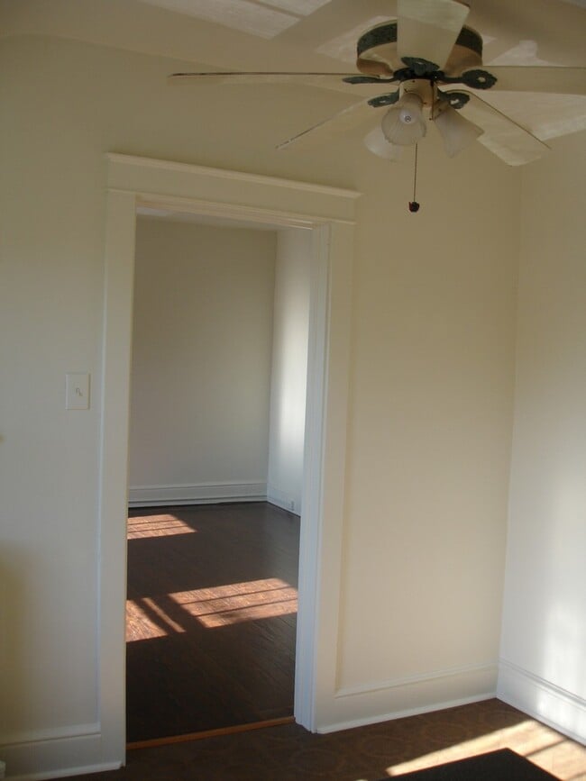 Building Photo - 1405 Oregon Pike