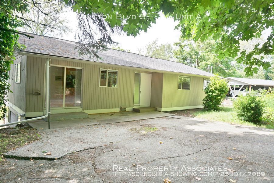 Primary Photo - 4400 Lake Washington Blvd SE