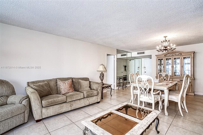 Foto del edificio - 18051 Biscayne Blvd