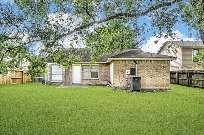 Building Photo - 8639 Pearl Point St