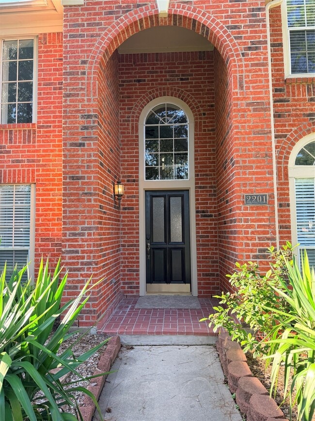 Building Photo - 2201 Summer Reef Dr