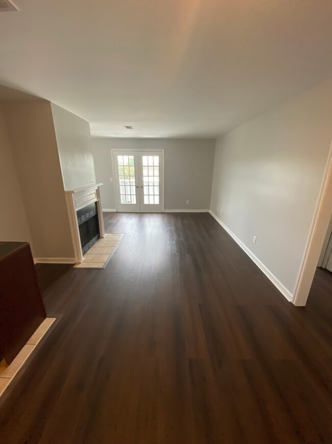 Building Photo - 109 Prescott Place