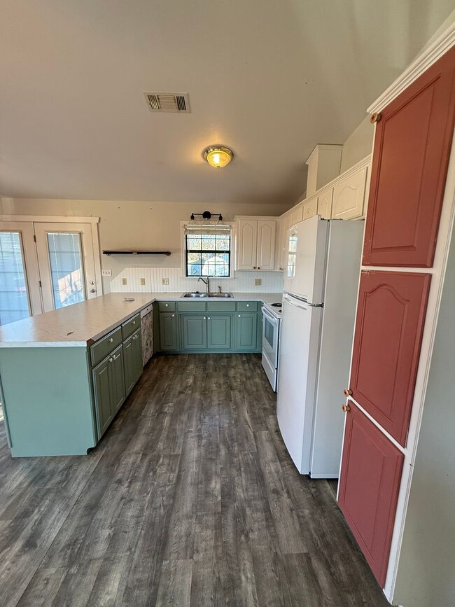 Building Photo - 404 S 7th Ave