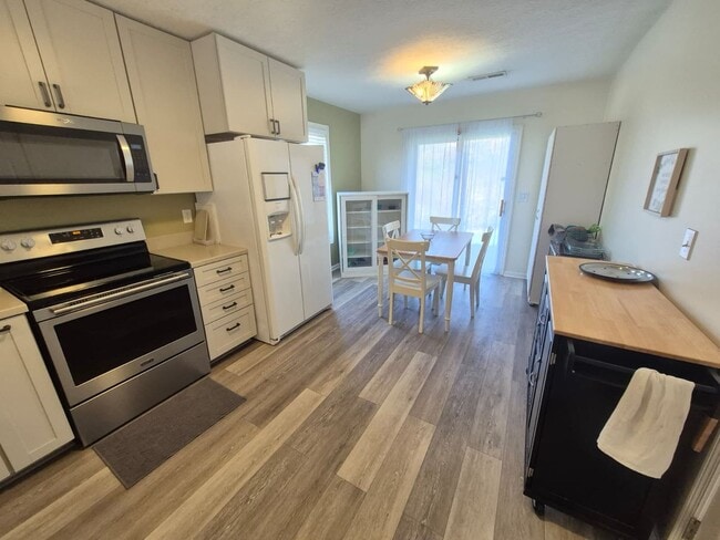 Foto del edificio - 40 Nicole Dr