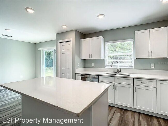 Building Photo - 3 br, 2 bath House - 1120 Olive St
