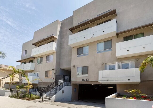 Foto del edificio - 11312 Huston St
