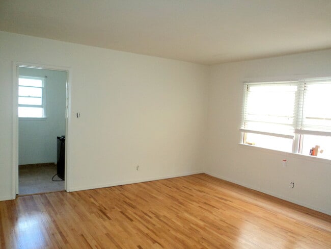 Building Photo - 8563 Colgate Ave