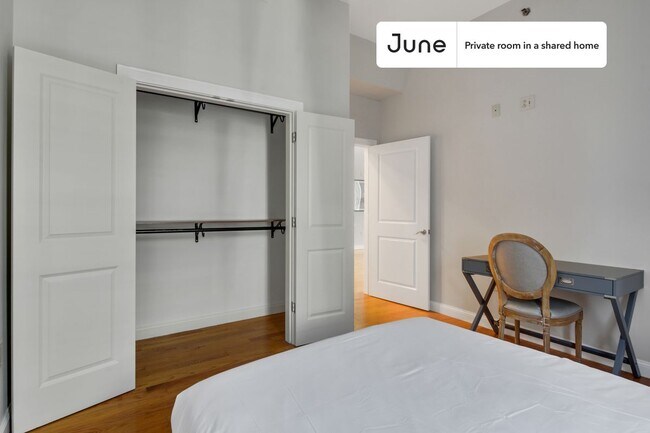 Foto del edificio - Room in Shared 5 bed/2.5 bath home in Roxbury