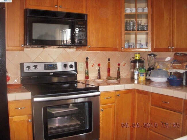 Building Photo - 27456 Ponderosa Ct