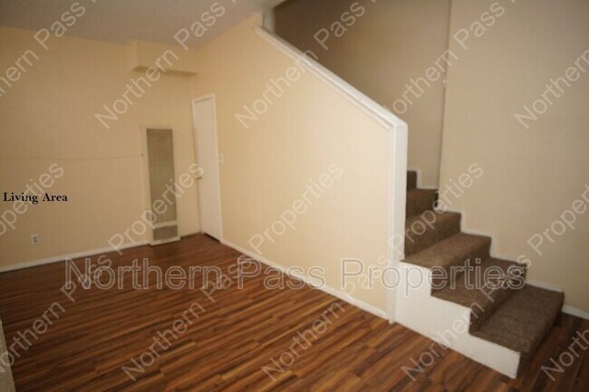 Foto del edificio - 3403 Pershing Dr
