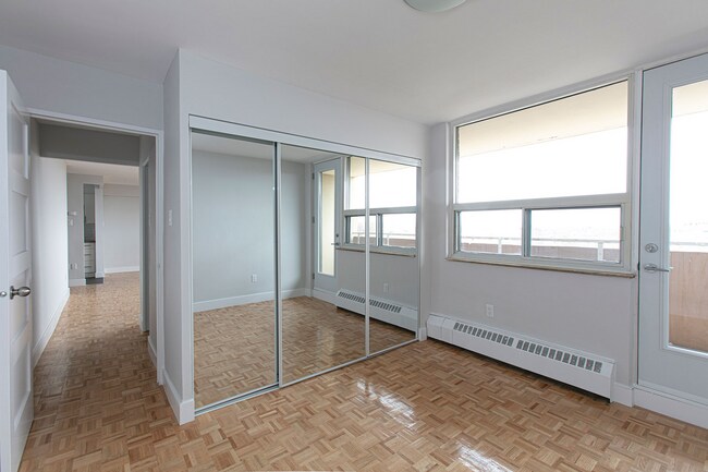 Photo du bâtiment - Spadina - 2x1