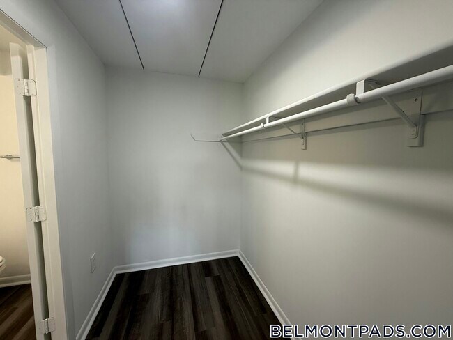 Foto del edificio - 53 Hill Rd