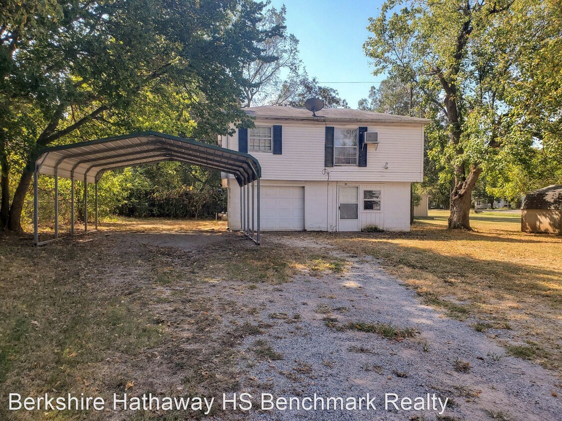 Foto principal - 2 br, 1 bath House - 310 E Washington St