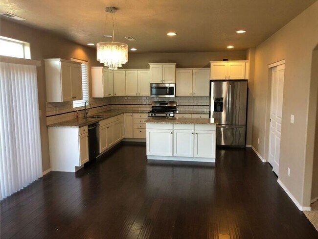 Foto del edificio - 2350 NW Hazelwood Ave