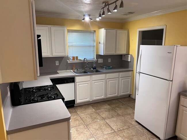 Building Photo - 14611 Crosshaven Dr