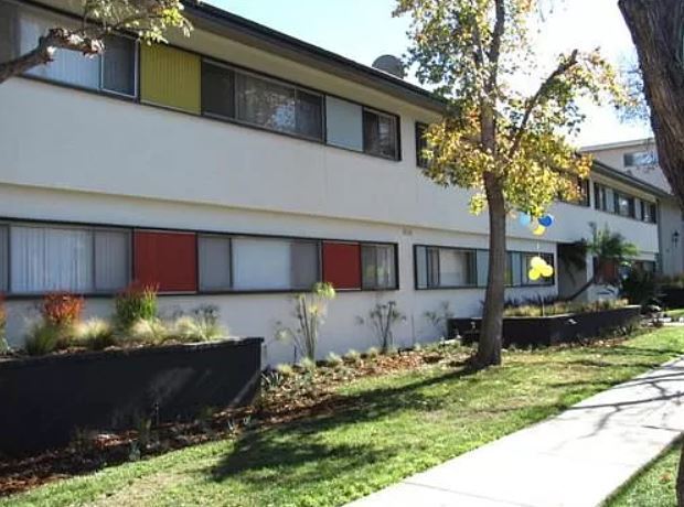 Foto del edificio - 5168 Yarmouth Ave